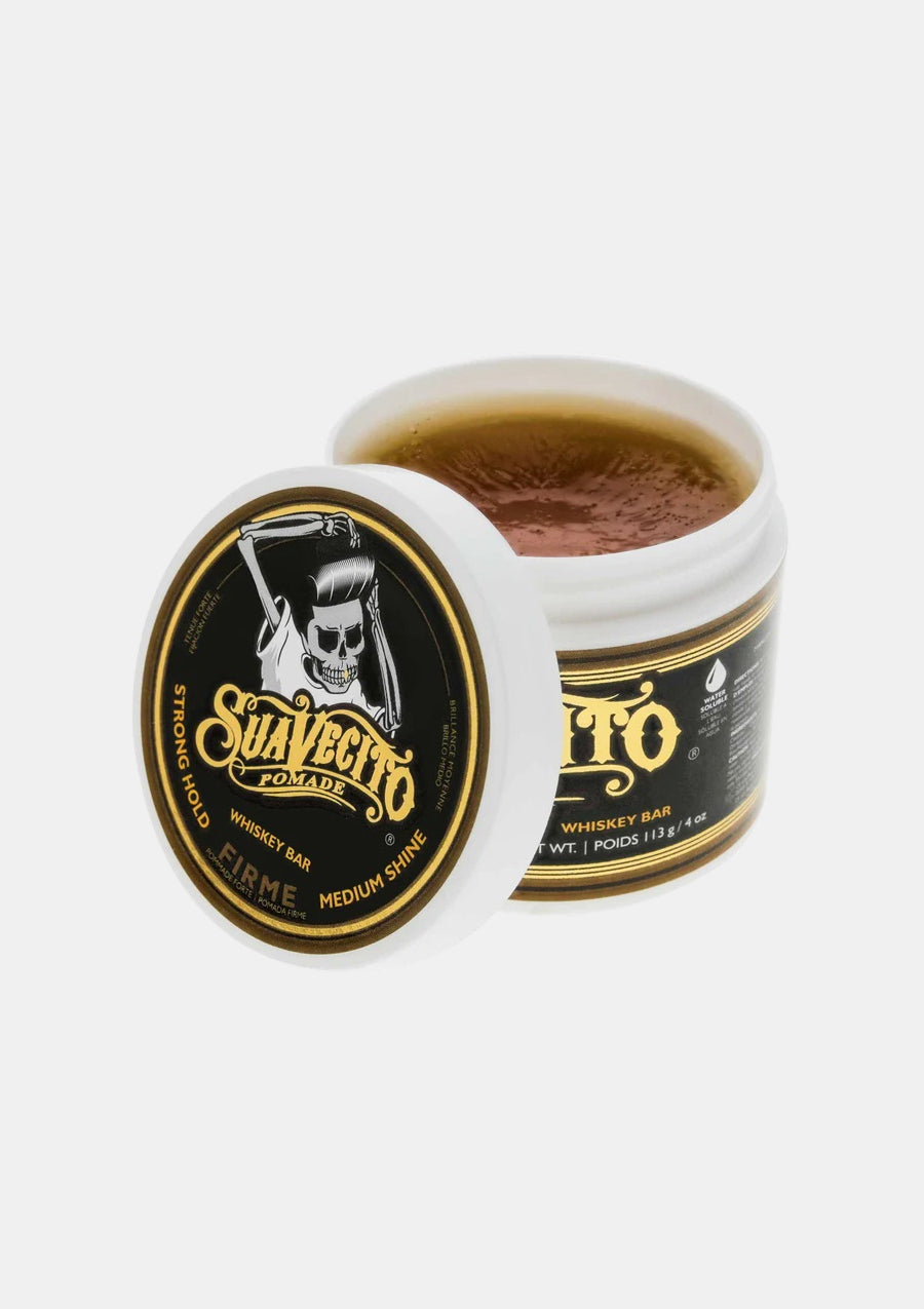 Suavecito Firme Hold Whiskey Bar vue du pot ouvert