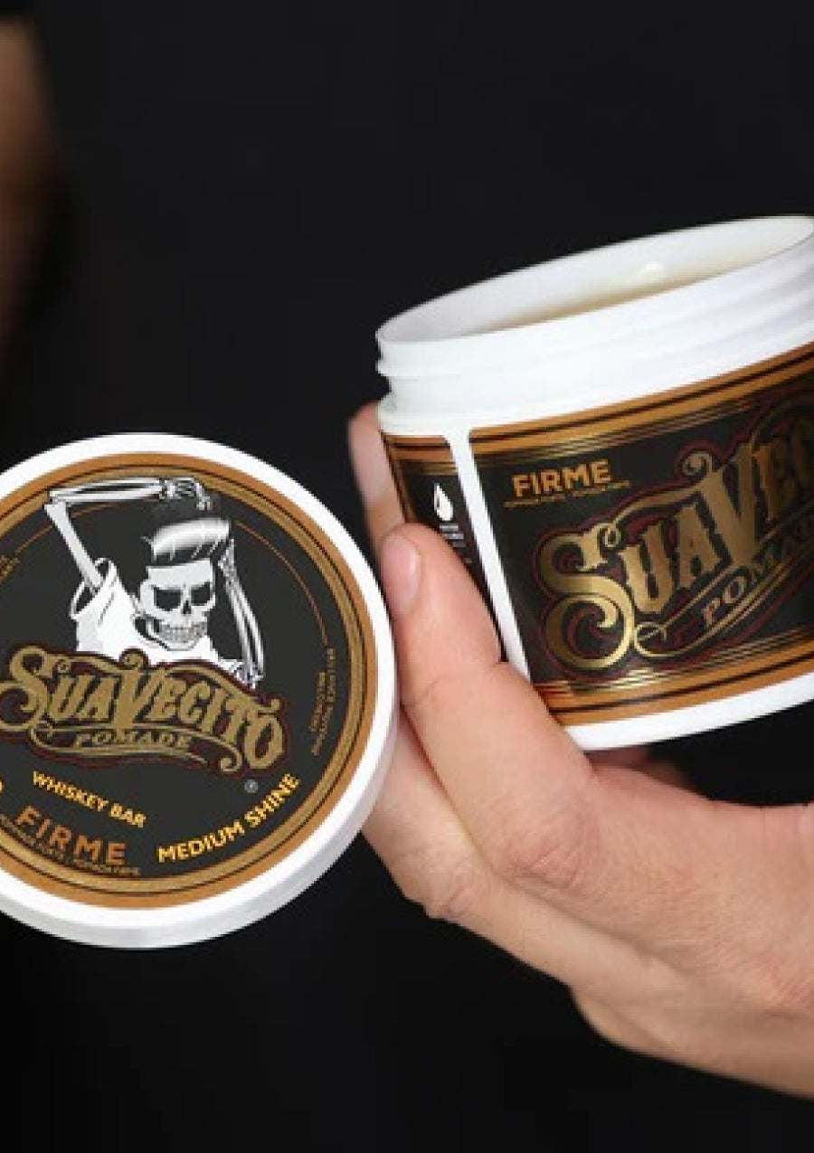 Texture de la pommade Suavecito Firme Hold Whiskey Bar